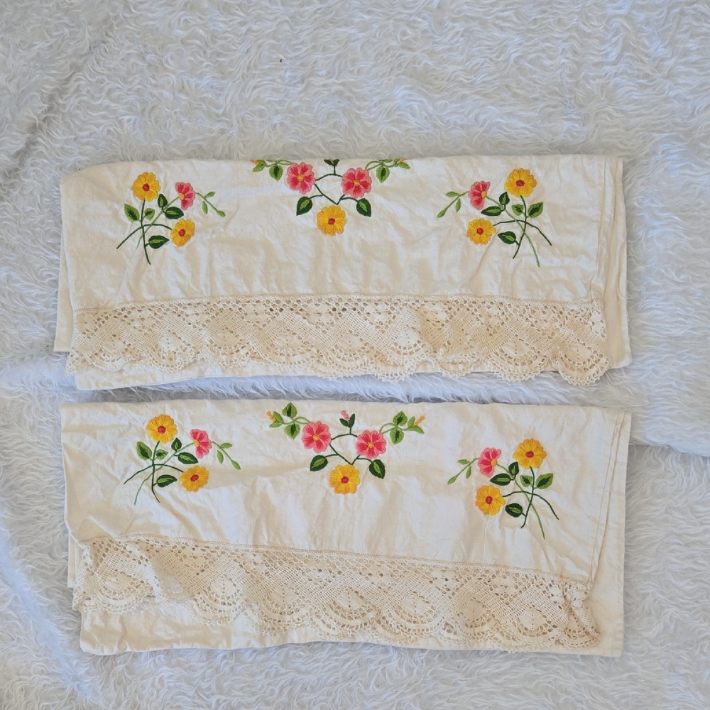 Source Unknown Floral Embroidered Pillowcases‎ - Cream, Pink, Yellow